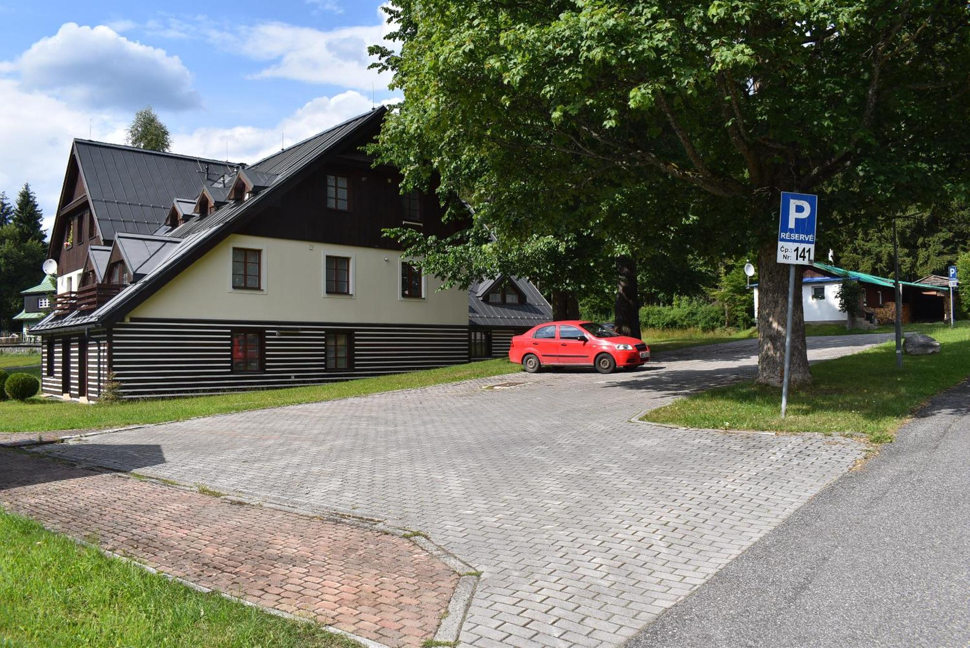 Apartman Danuska Harrachov Buitenkant foto